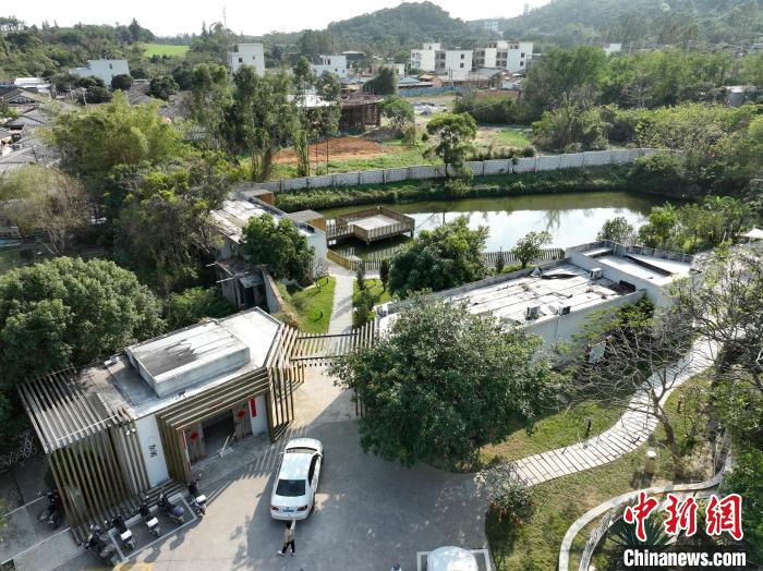 图为航拍邻舍设计师酒店。记者蒋雪林摄
