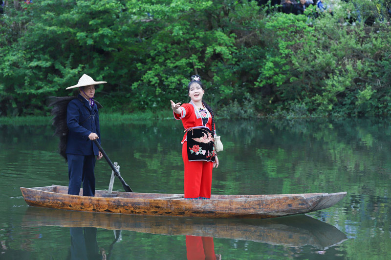 刘三姐实景演出现场。