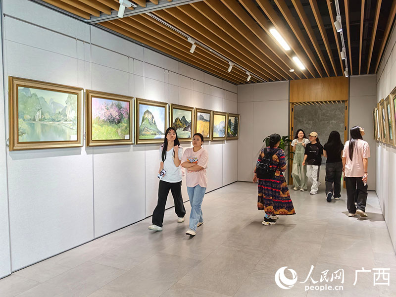 人民网 付华周摄