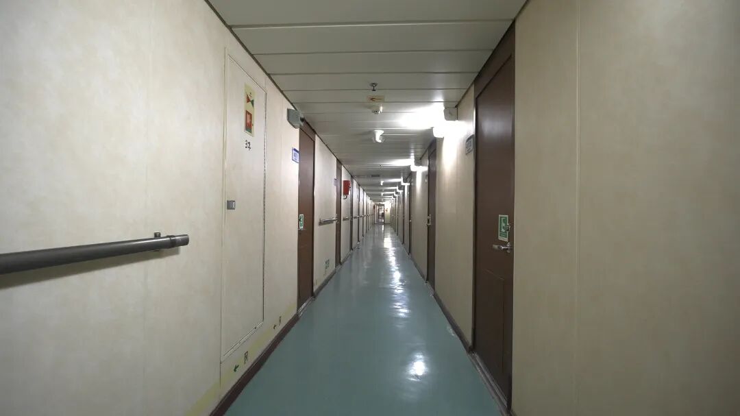 客舱过道.jpg